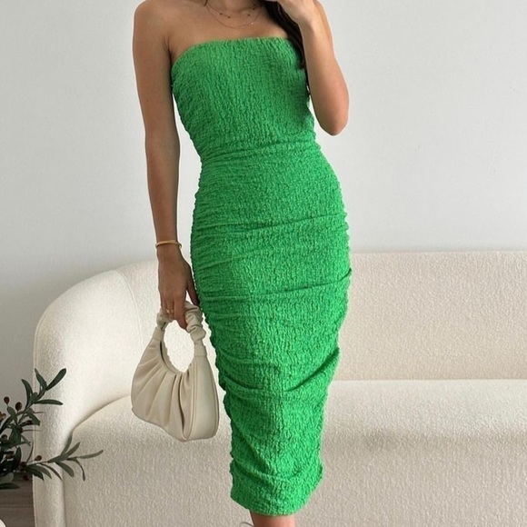 Klesis corset strapless textured ruched kelly green midi dress. Size Small. - Picture 1 of 9